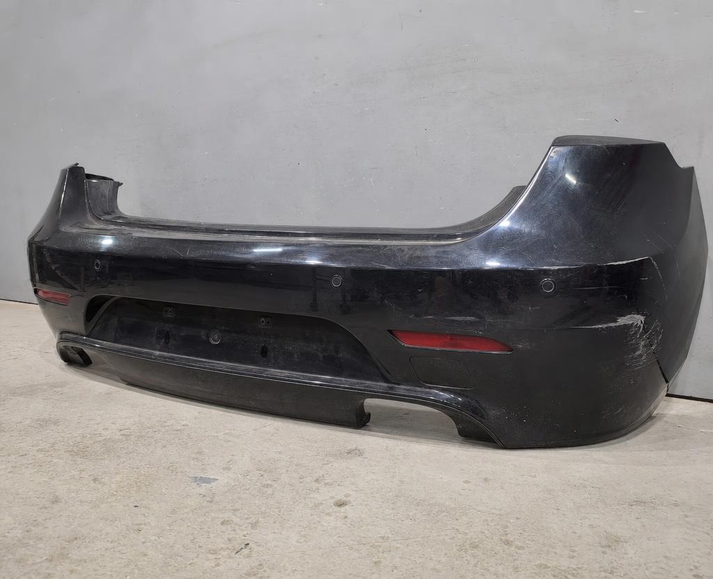 Paragolpes trasero